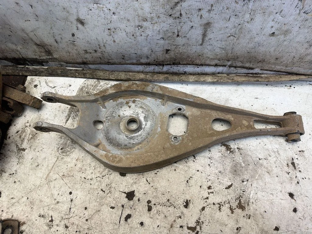 Rear upper control arm/wishbone – BMW 3 Series E46 (1998-2005)