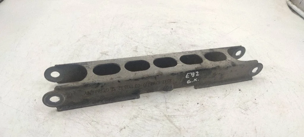 Tagumine ülemine õõtshoob 03103532