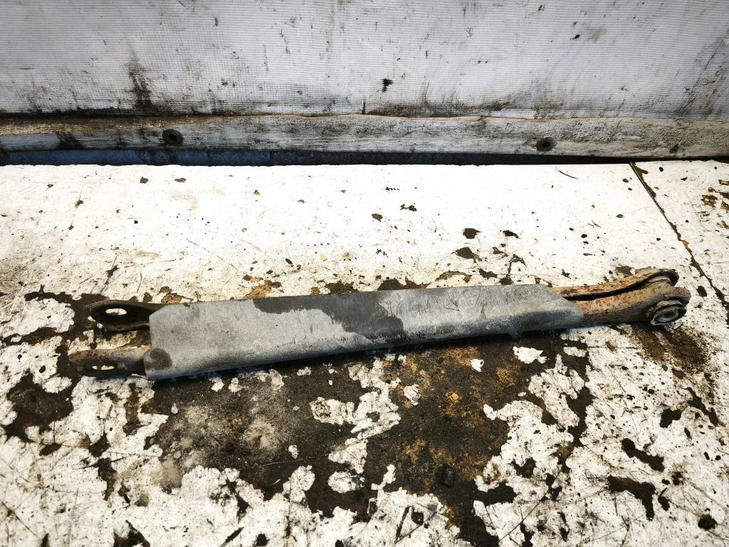 Rear upper control arm/wishbone