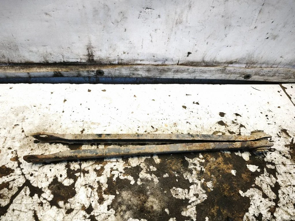 Rear upper control arm/wishbone