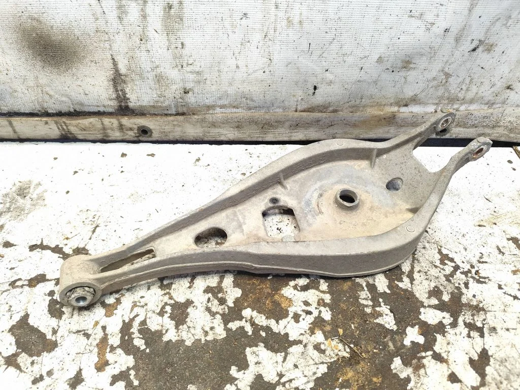 Rear upper control arm/wishbone 10948890