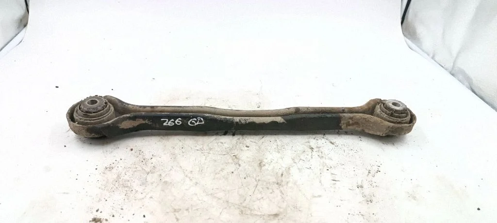 Rear upper control arm/wishbone – rear right