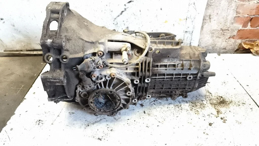 Mechaninė 5 pavarų dėžė