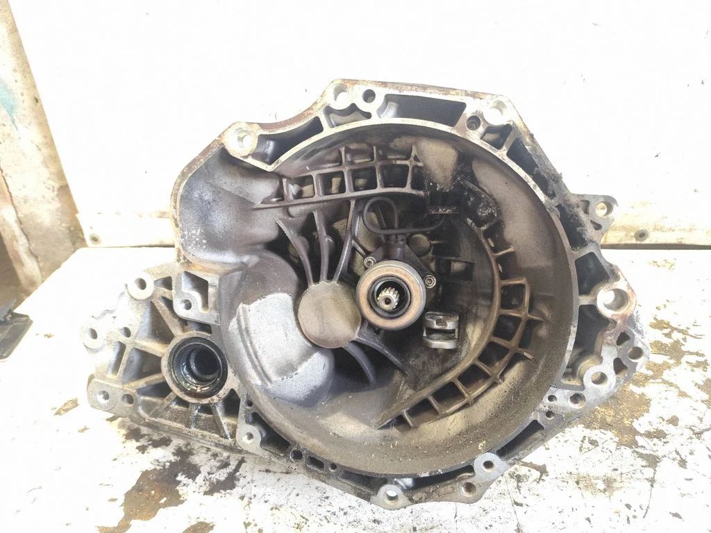 Mechaninė 5 pavarų dėžė