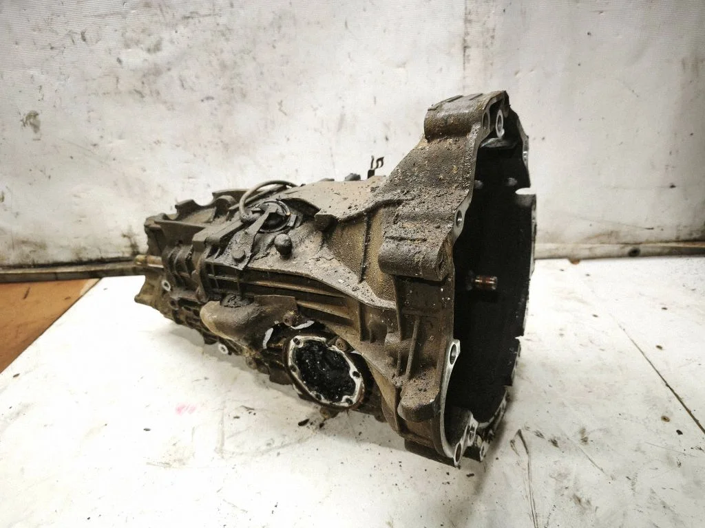 Mechaninė 5 pavarų dėžė