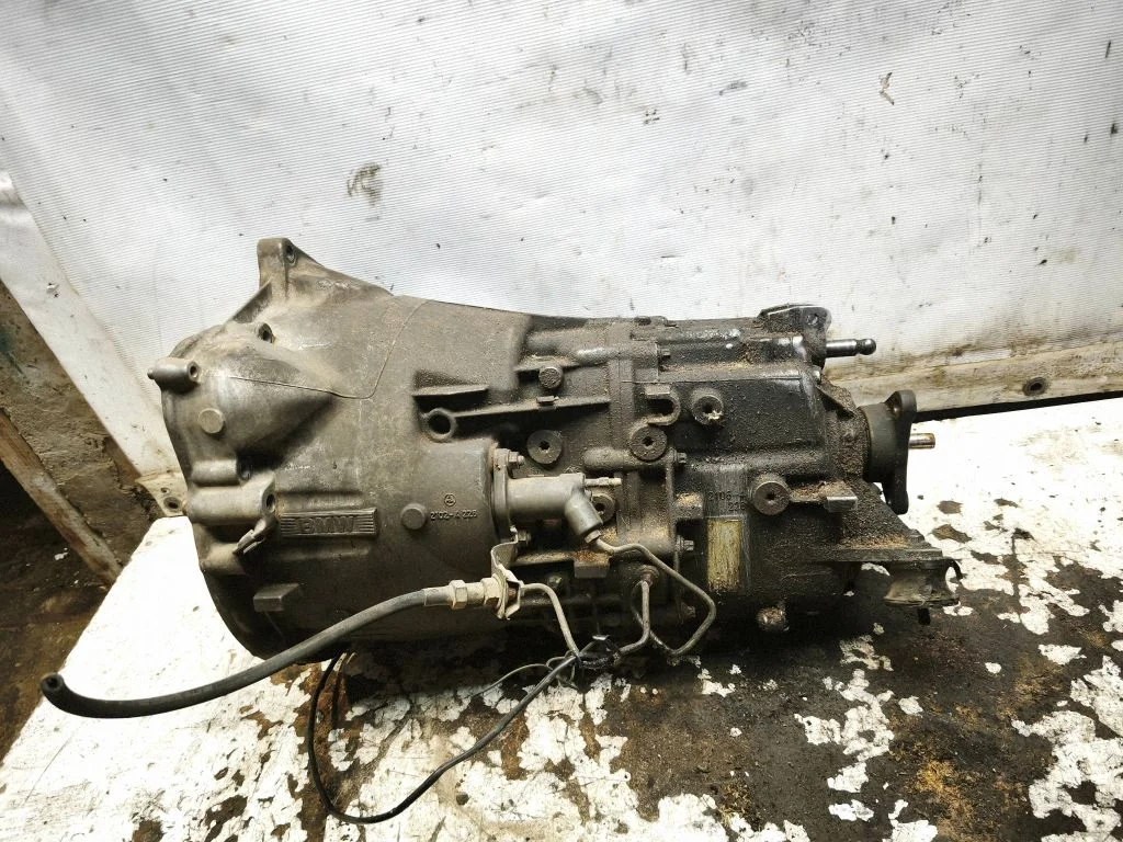 Mechaninė 5 pavarų dėžė
