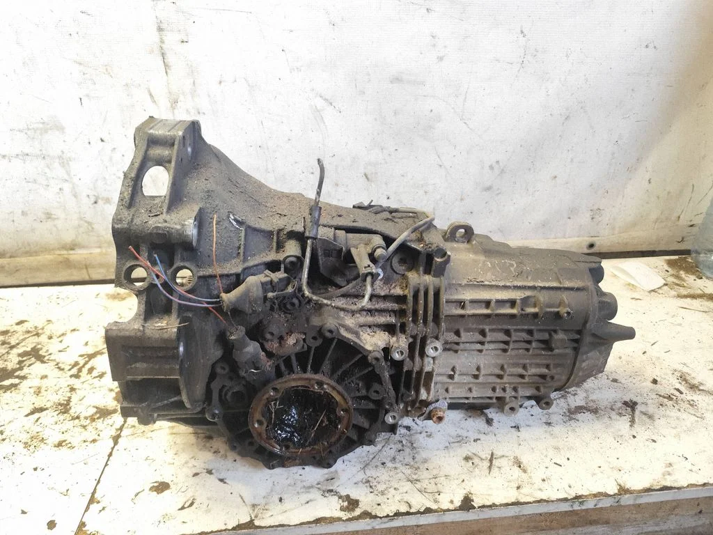 Mechaninė 5 pavarų dėžė