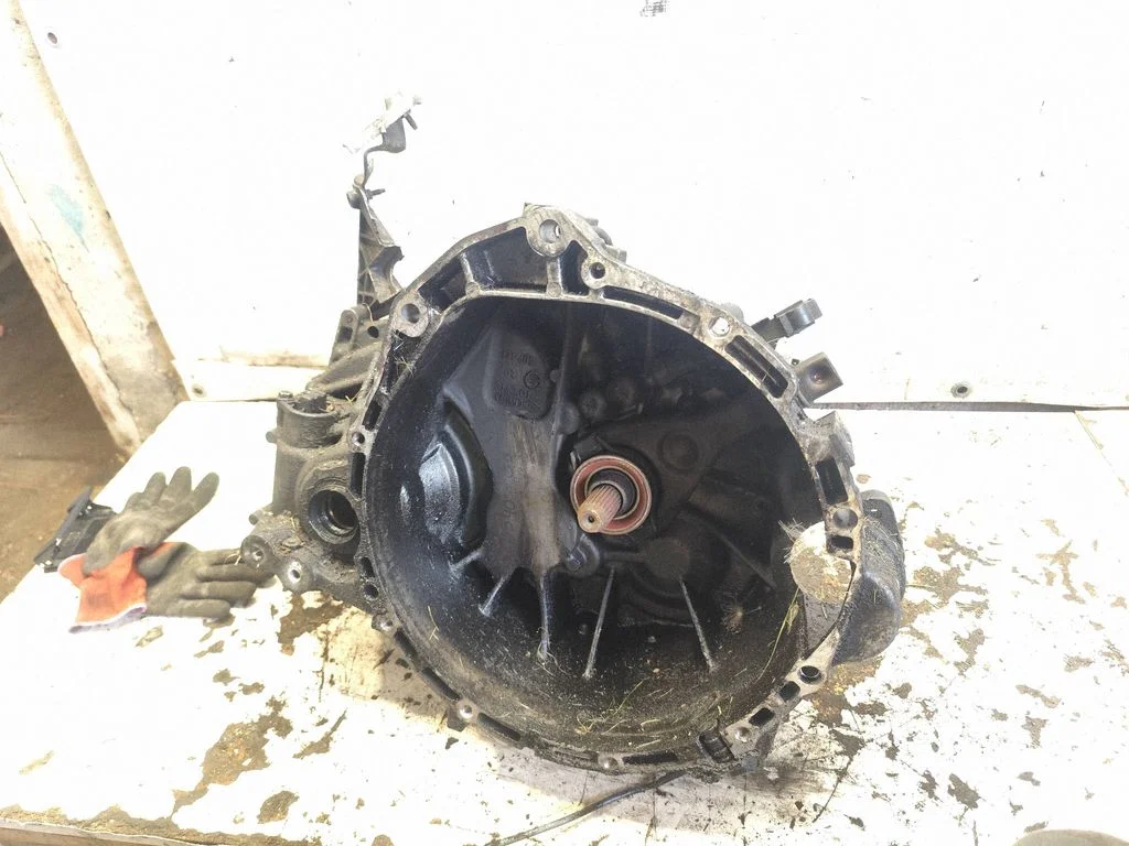 Mechaninė 5 pavarų dėžė