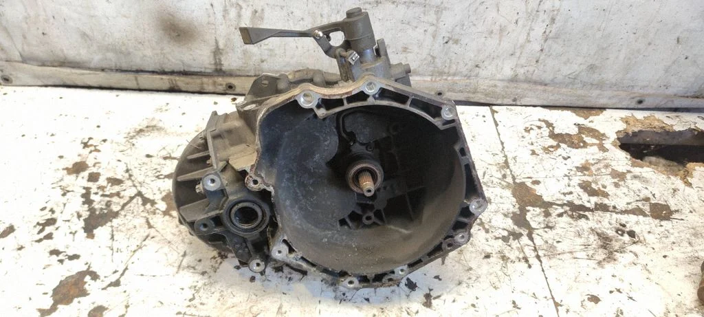 Mechaninė 5 pavarų dėžė