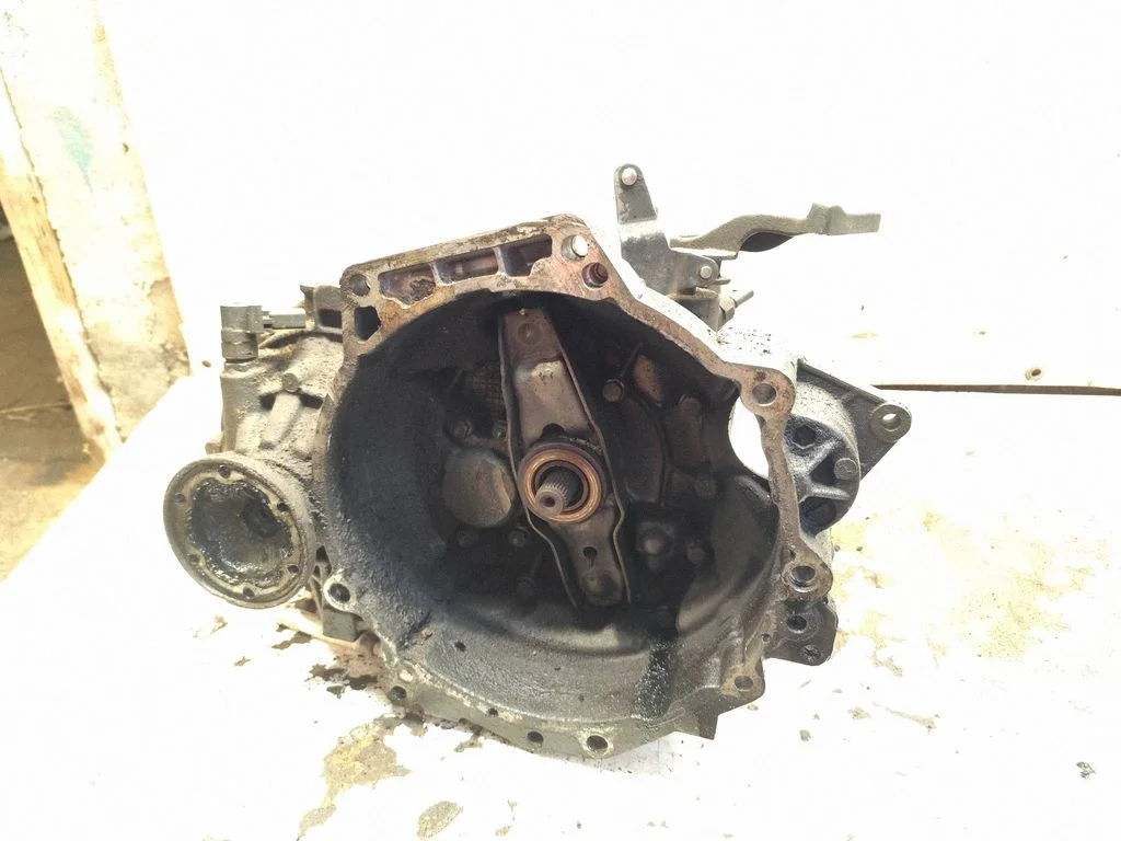 Mechaninė 5 pavarų dėžė