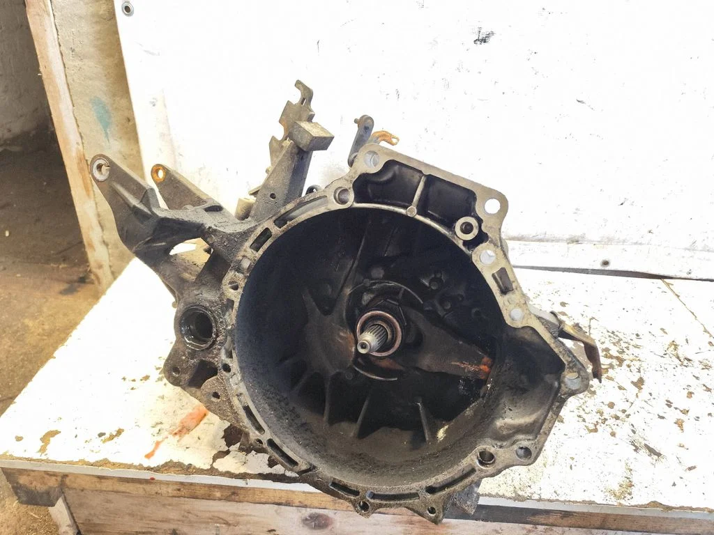 Mechaninė 5 pavarų dėžė