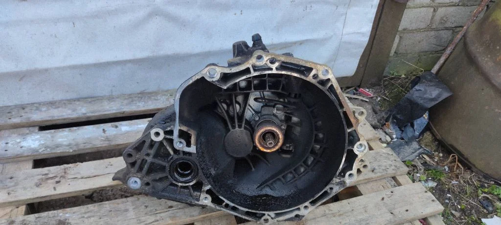 Mechaninė 5 pavarų dėžė