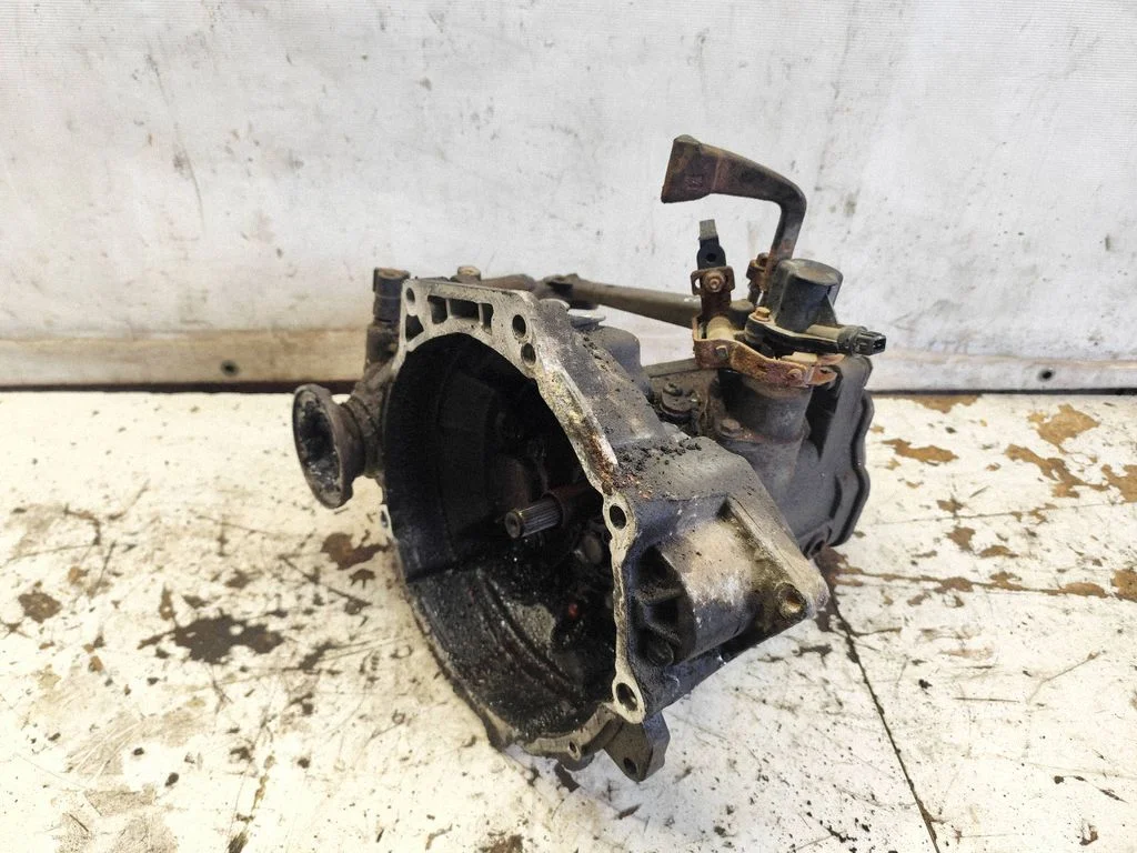 Mechaninė 5 pavarų dėžė