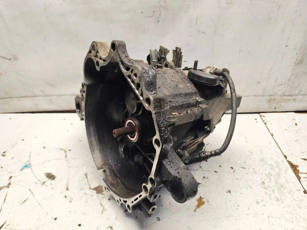 Mechaninė 5 pavarų dėžė