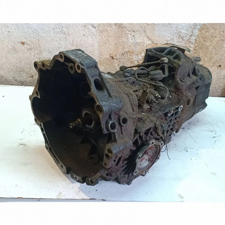 Mechaninė 5 pavarų dėžė