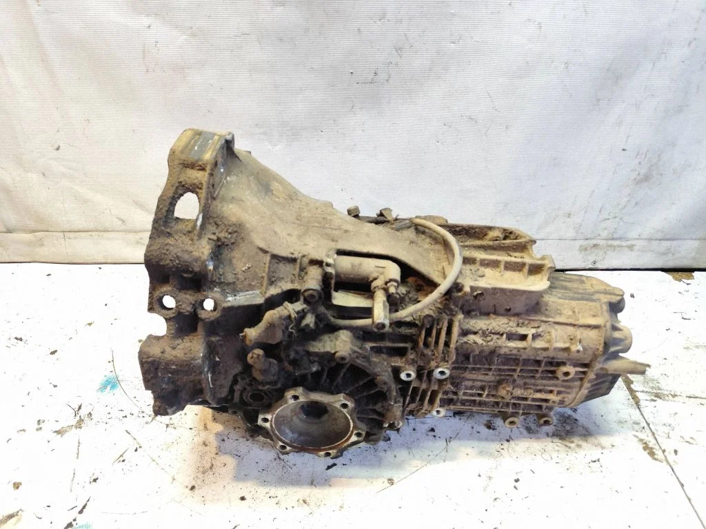 Mechaninė 5 pavarų dėžė