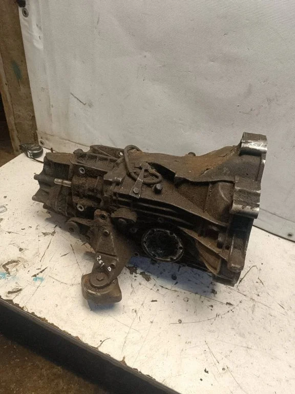 Mechaninė 5 pavarų dėžė