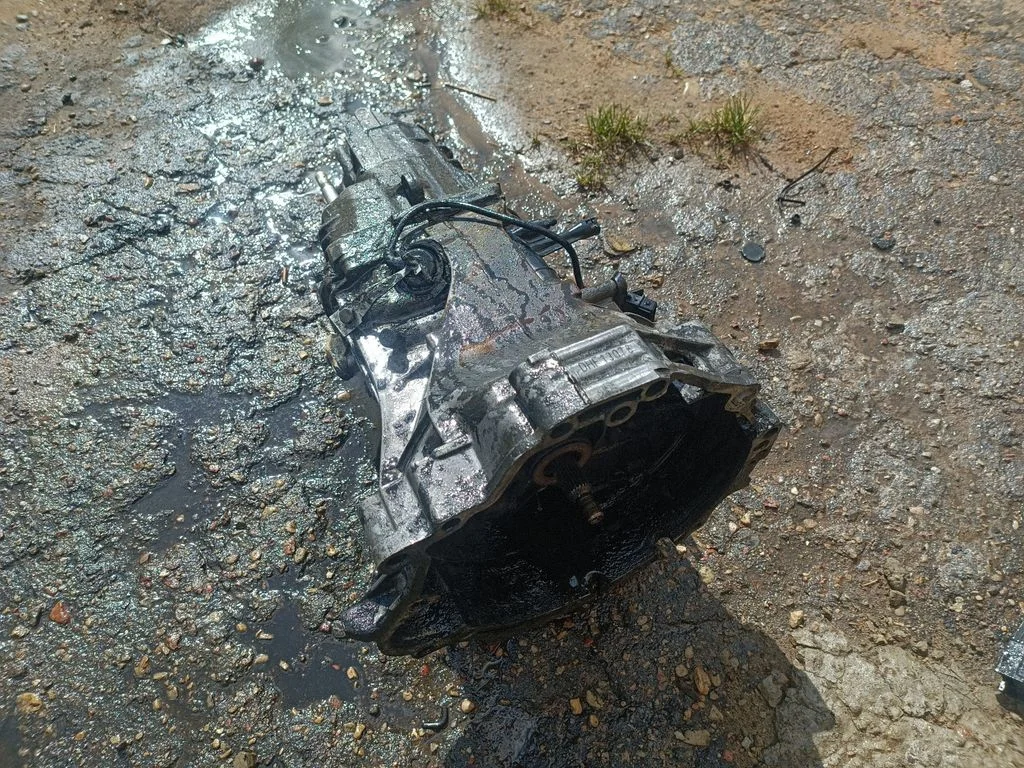 Mechaninė 5 pavarų dėžė