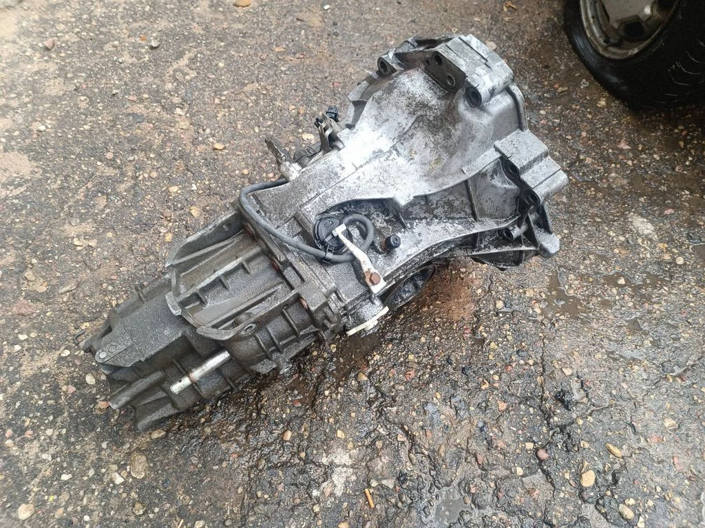 Mechaninė 5 pavarų dėžė