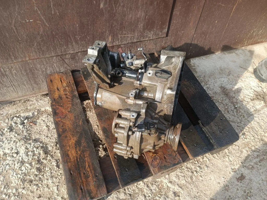 Mechaninė 5 pavarų dėžė