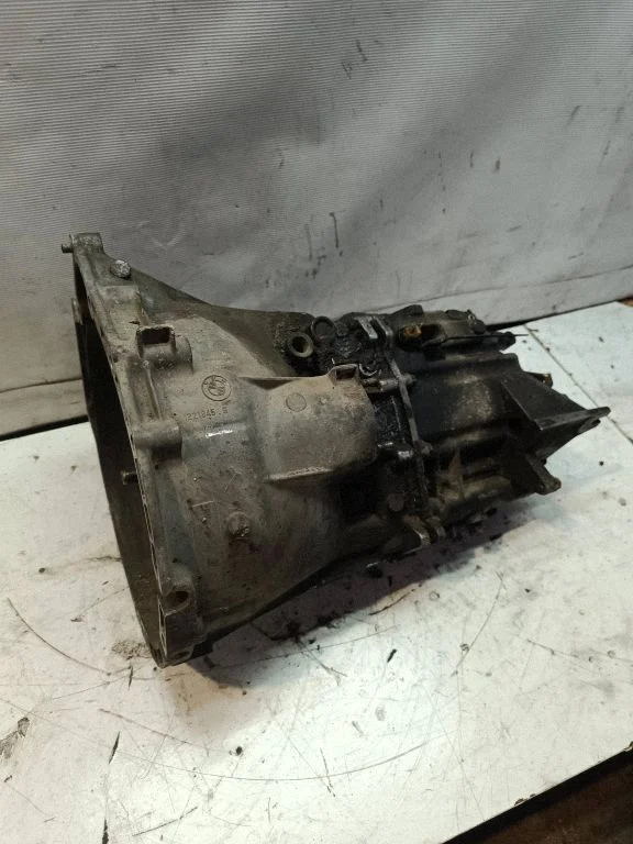 Mechaninė 5 pavarų dėžė