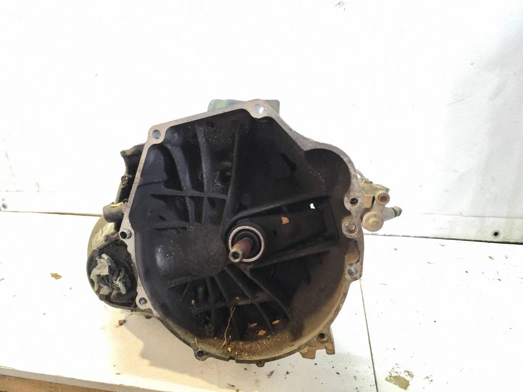 Mechaninė 5 pavarų dėžė