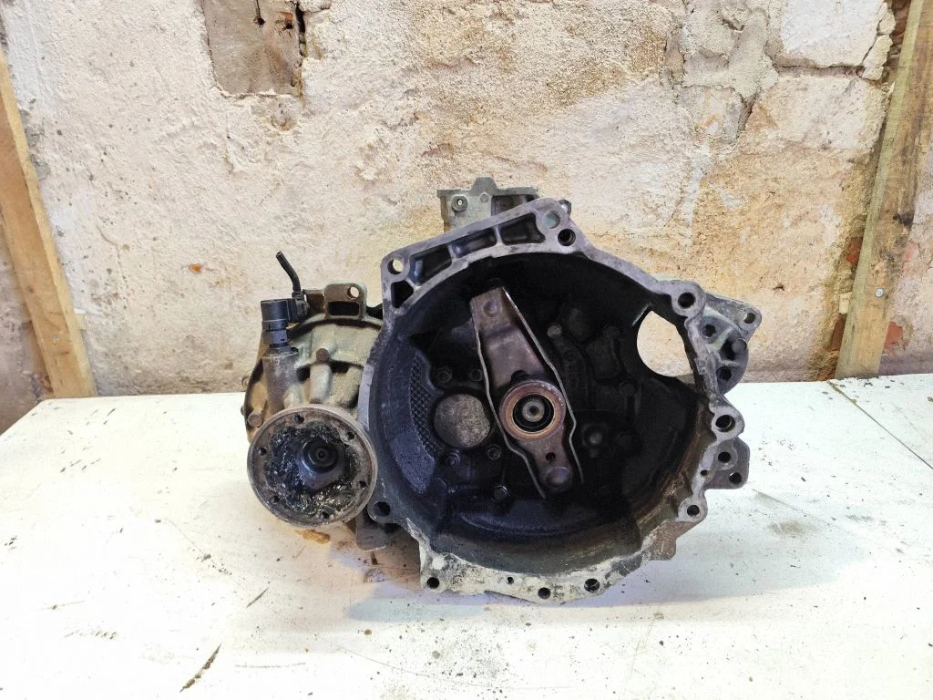 Mechaninė 5 pavarų dėžė