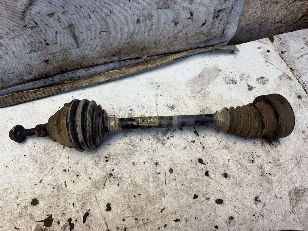 Front driveshaft – front left