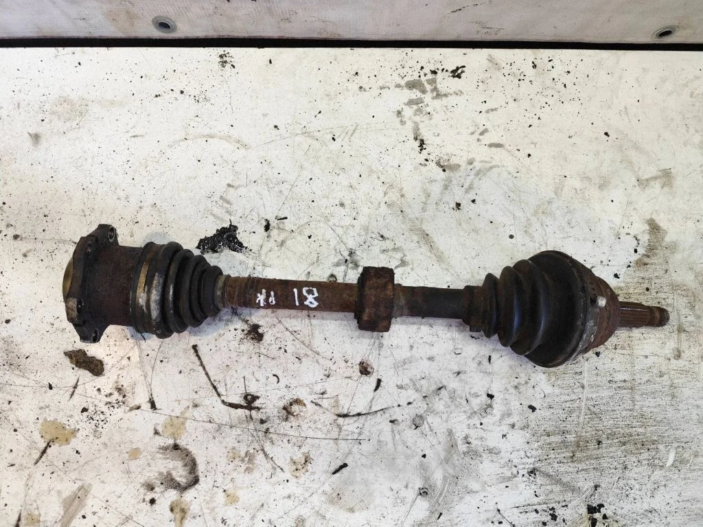 Front driveshaft – front left