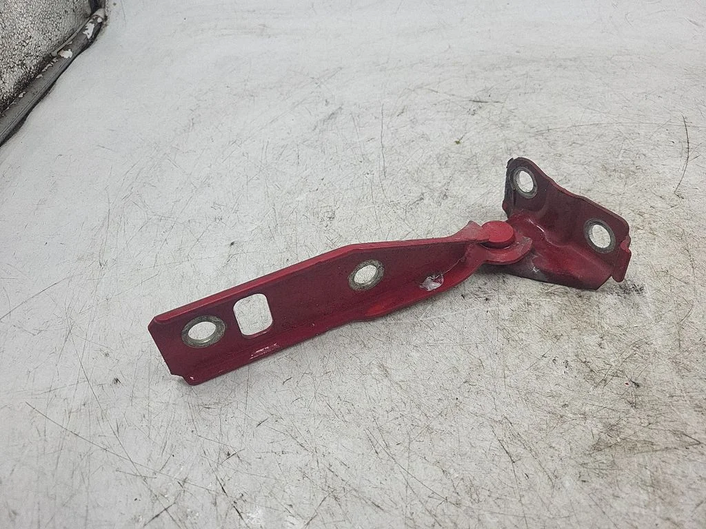 Engine bonnet/hood hinges – front right