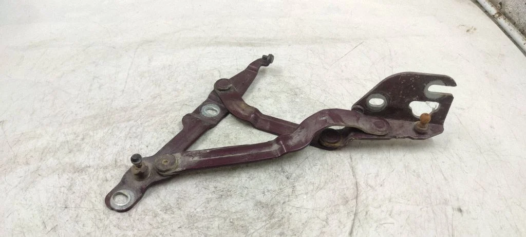 Engine bonnet/hood hinges – front right
