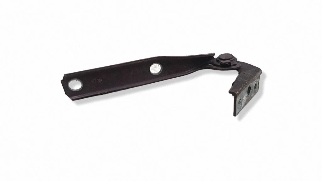 Engine bonnet/hood hinges 8D0823302A