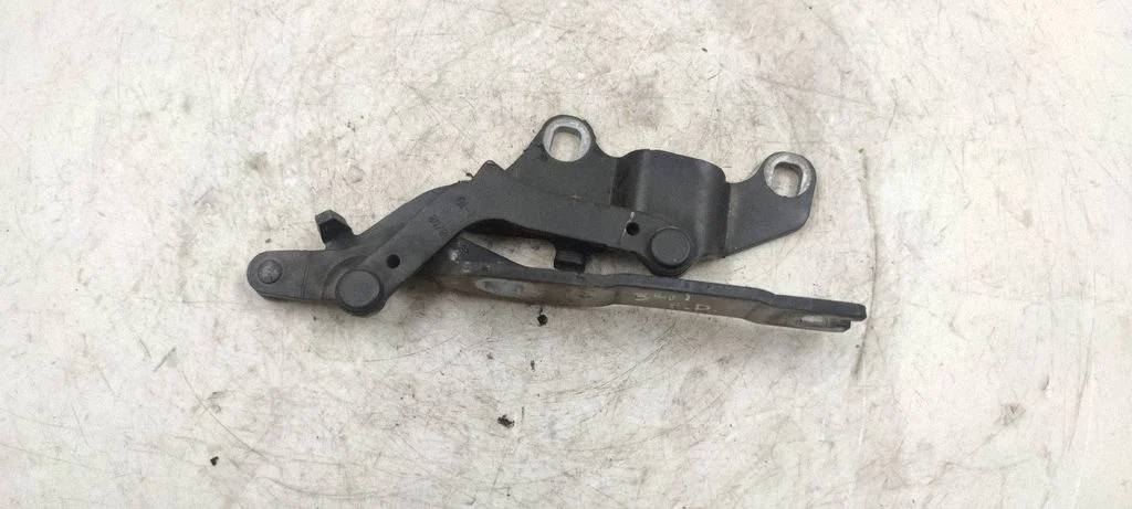 Engine bonnet/hood hinges – front right