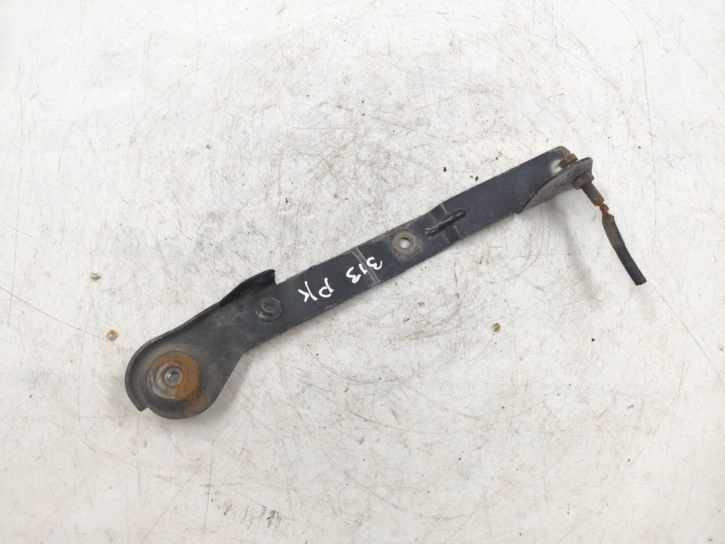Engine bonnet/hood hinges – Chrysler Grand Voyager III (1995-2000)