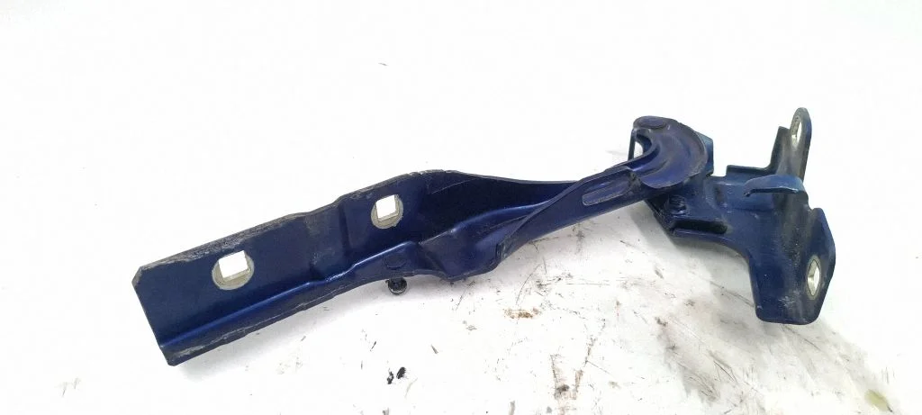 Engine bonnet/hood hinges 0023E13