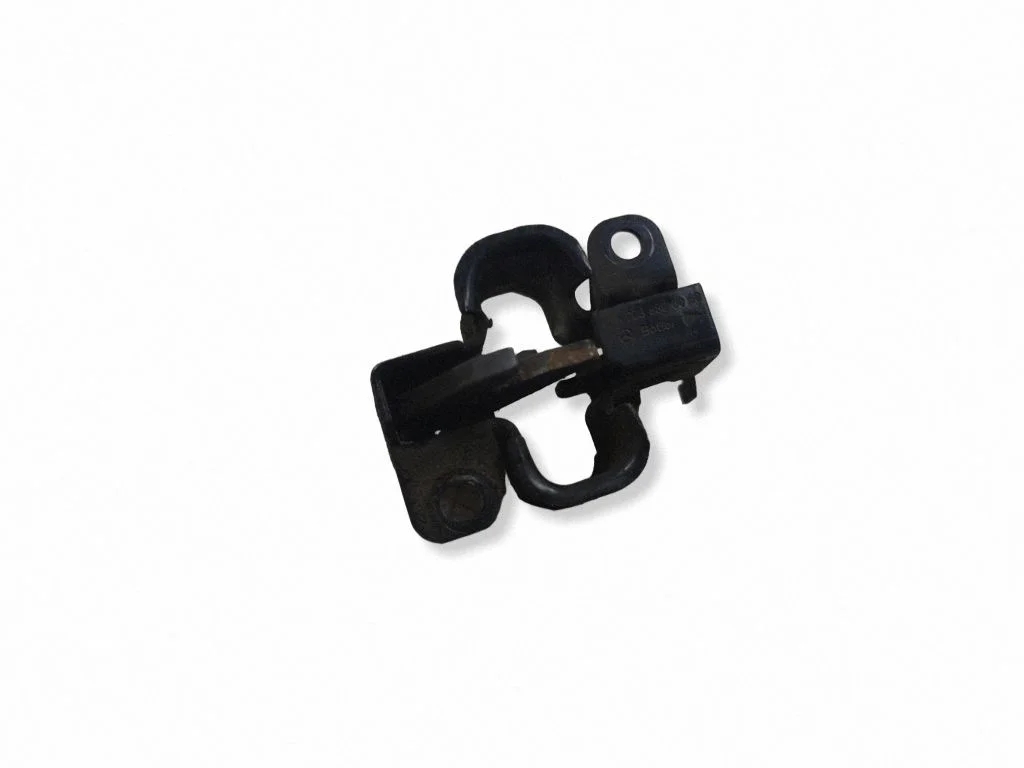 Motora pārsega slēdzene A203880060