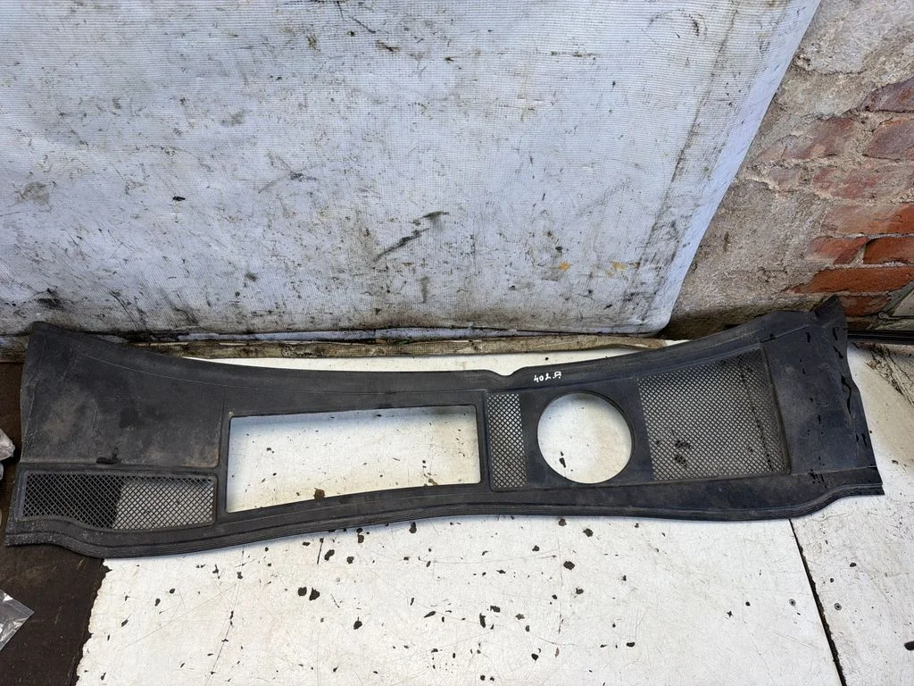 Wiper trim 4B1819417B