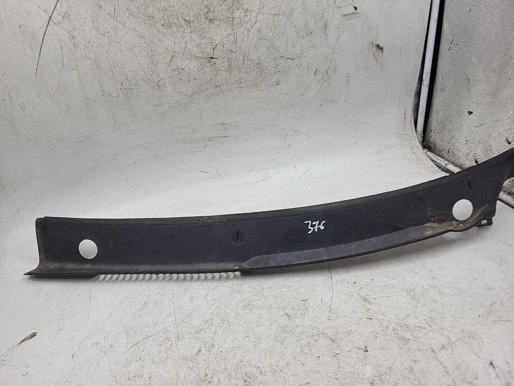 Wiper trim 8D1819403A