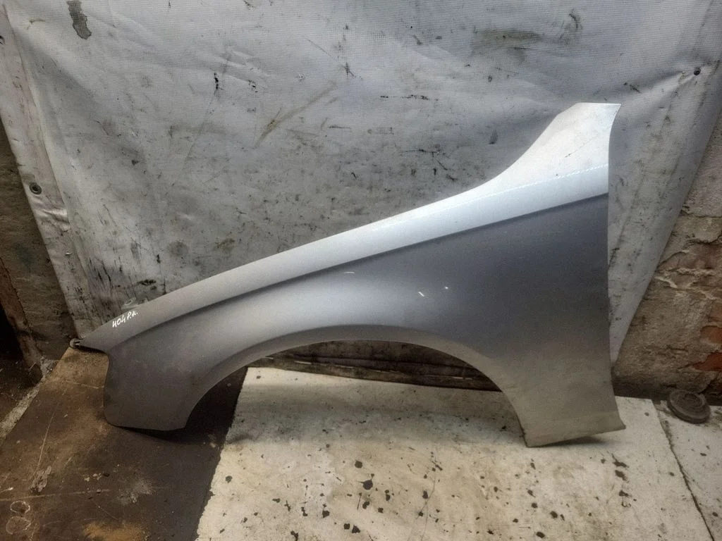 Fender – front left