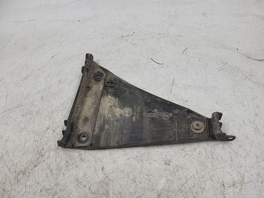 Rear bumper mounting bracket 8D0807484