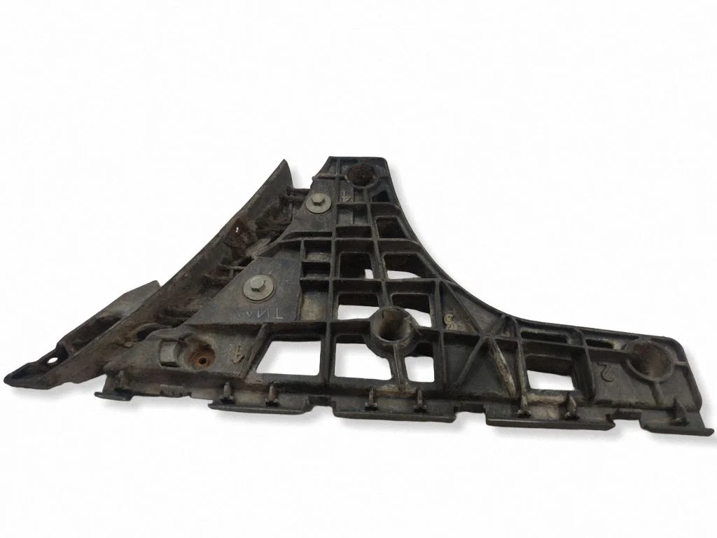 Rear bumper mounting bracket 8D9807484A