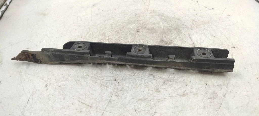 Tagumise kaitseraua kinnitusklamber – BMW X3 E83 (2003-2010)