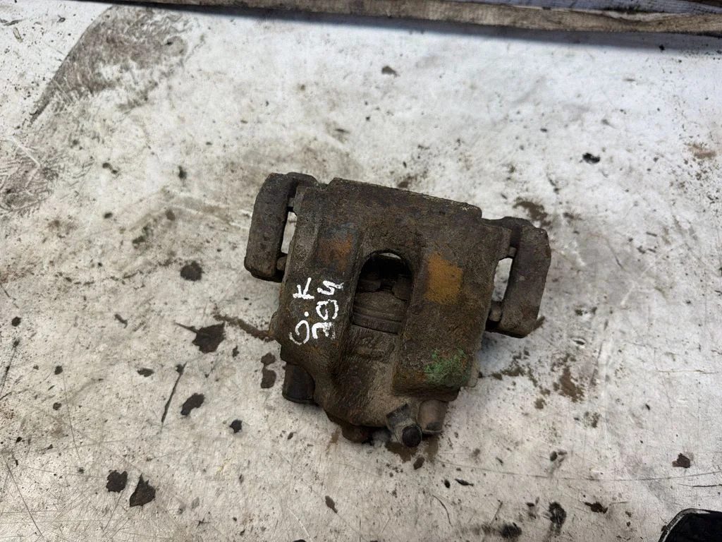 Rear brake caliper – rear left