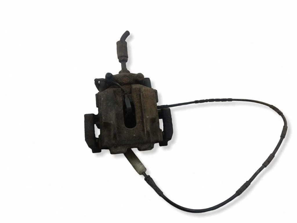 Rear brake caliper – rear right