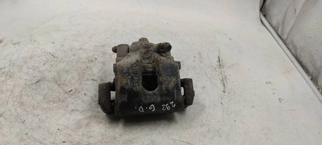 Rear brake caliper – rear right