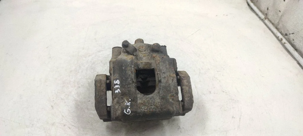 Rear brake caliper – rear left