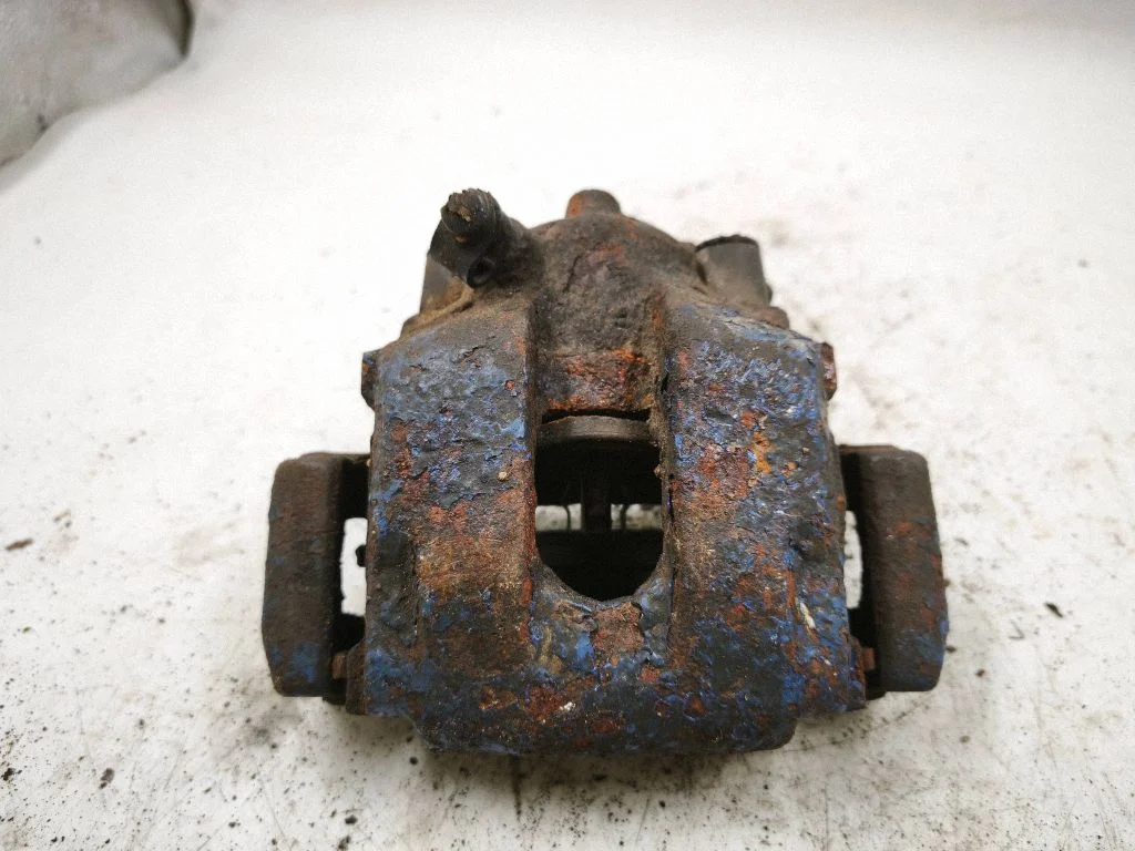 Rear brake caliper – rear left