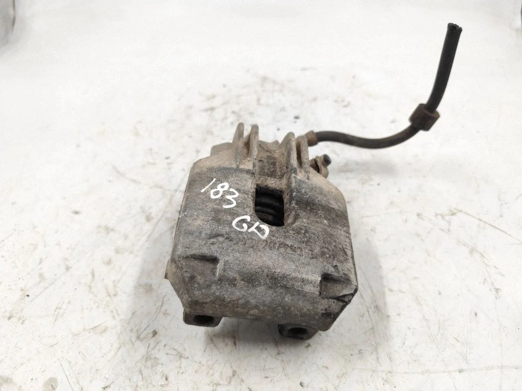Rear brake caliper – rear right