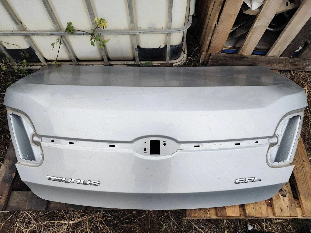 Tailgate/trunk/boot lid – Ford Taurus (2010-2013)