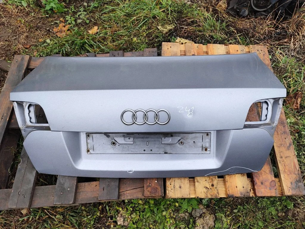 Aizmugurējais vāks (bagāžnieka) 8E5827755A